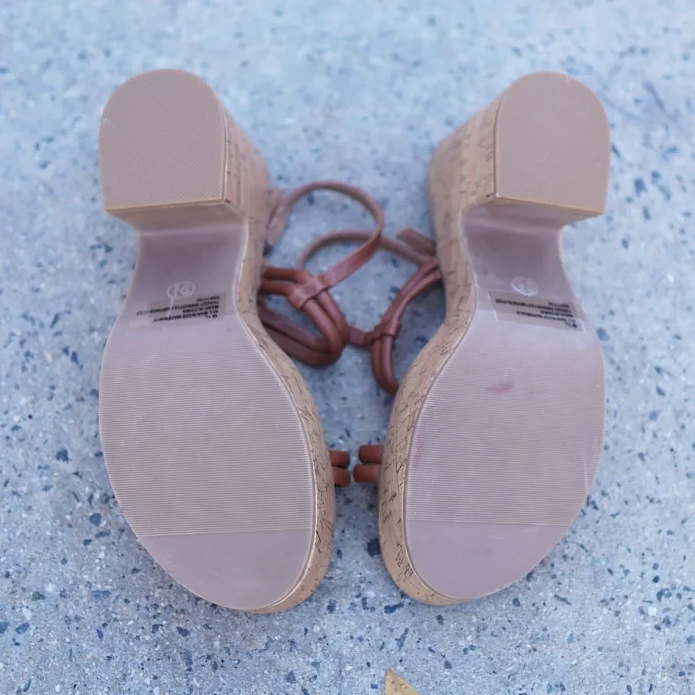Universal Thread Alva Cork Wedge Sandals 9.5 Memory Foam Tan Boho Platform